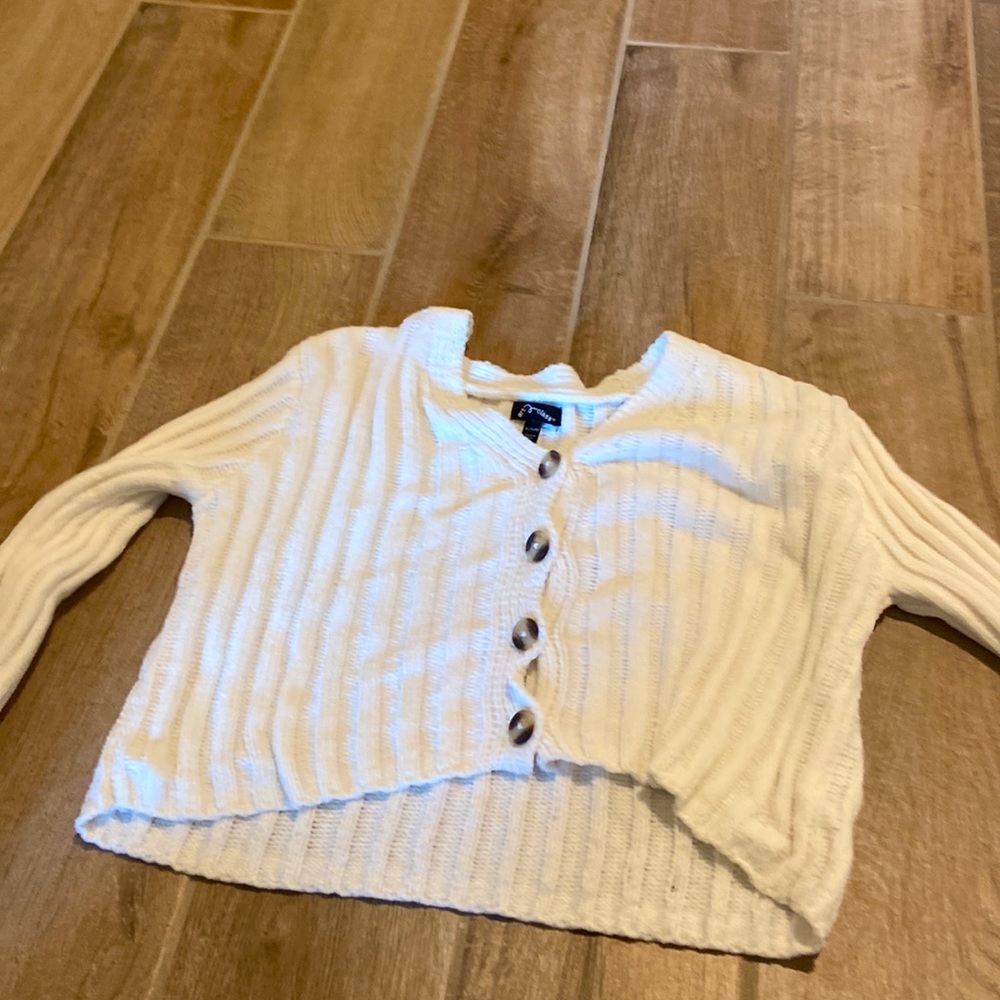 White button cropped sweater (cardigan)